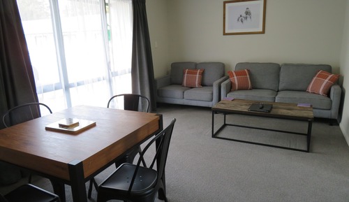 Apartamento, varias camas, bañera de hidromasaje, vistas al jardín