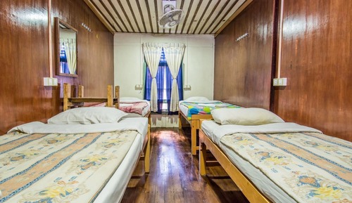 Dormitorio compartido (Bed in 4-Bed with Fan)