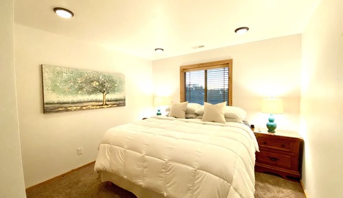 Apartamento de diseño, accesible para personas con discapacidad (5-Downstairs/Pets allowed)