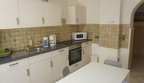 Habitación con 1 cama doble o 2 individuales, baño privado