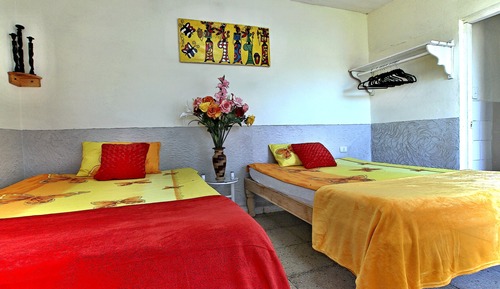 Habitación triple económica, varias camas, no fumadores