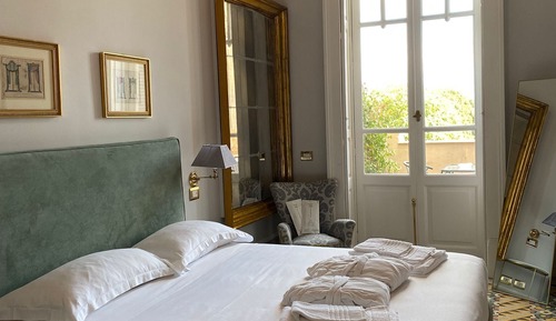 Habitación clásica, 1 cama de matrimonio, baño privado, vistas al mar