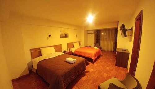 Habitación familiar con 2 camas individuales