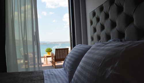 Suite de luna de miel, bañera de hidromasaje, vistas al mar