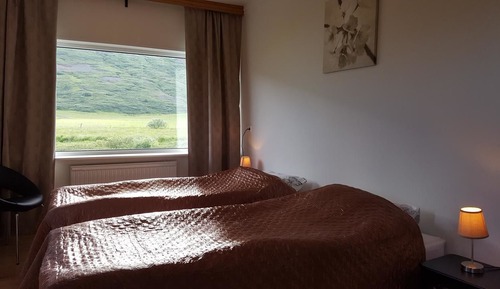 Habitación con 1 cama doble o 2 individuales, baño privado