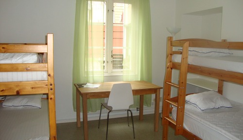 Habitación cuádruple, baño compartido