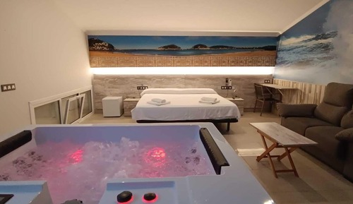 Suite romántica, 1 cama de matrimonio grande (Hydromassage 2 pax)