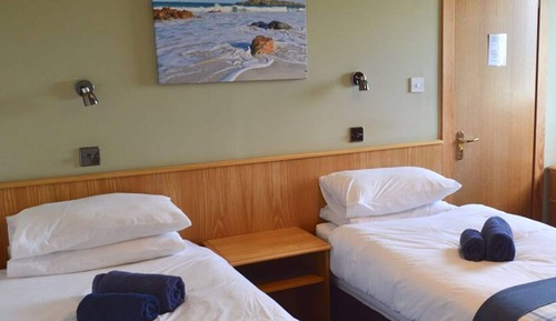 Habitación con 2 camas individuales, vistas al mar