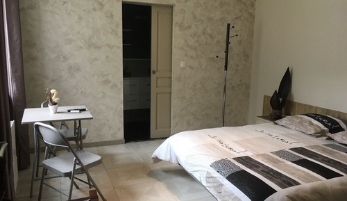Habitación Confort con 1 cama doble o 2 individuales, baño privado, planta baja