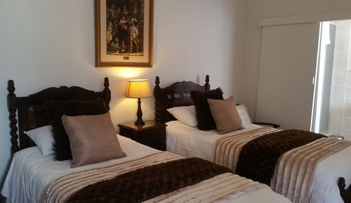 Habitación con 2 camas individuales