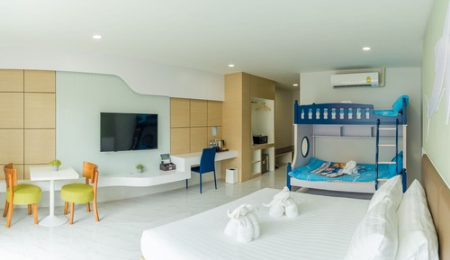 Deluxe Bunk Bed Room