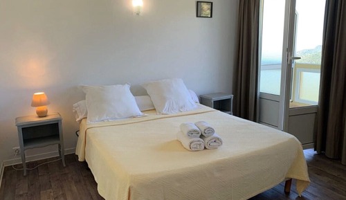 Habitación básica, balcón, vistas al mar