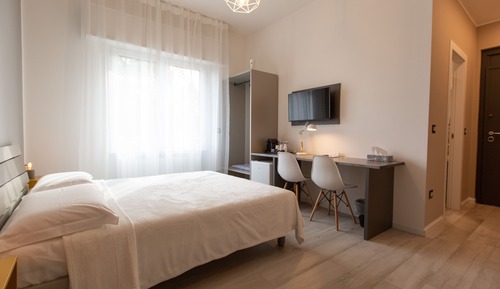 Habitación con 1 cama doble o 2 individuales, baño privado