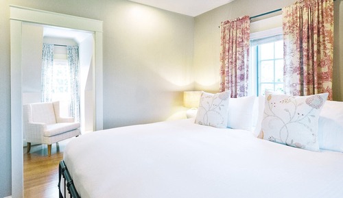 Suite (The Middleburg House)