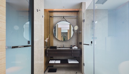 Suite Deluxe, 1 cama de matrimonio grande, acceso al Business Lounge, con vistas