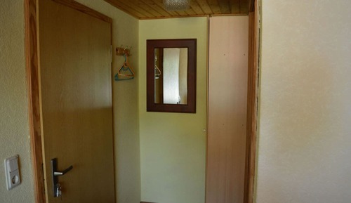 Habitación básica con 2 camas individuales