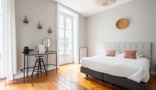 Habitación doble superior, vistas a la ciudad (Chambre Tourny)