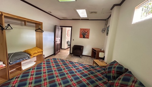 Apartamento económico, varias camas, no fumadores
