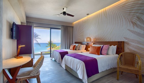 Habitación, 2 camas dobles, vistas al mar