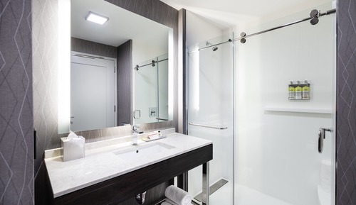 Suite estudio, 1 cama de matrimonio grande, cocina (Hearing, Bathtub)