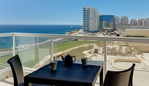 Apartamento, 2 habitaciones, balcón, vistas al mar