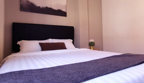 Habitación básica, 1 cama de matrimonio, sin ventanas