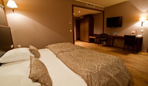 Habitación superior con 1 cama doble o 2 individuales
