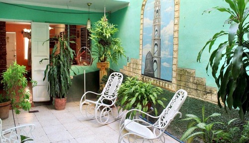 Habitación triple Confort, varias camas, vistas al patio