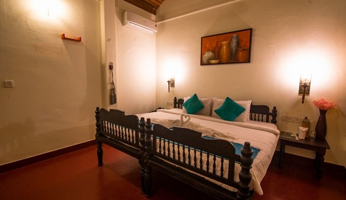 Habitación doble, 1 cama de matrimonio grande, vistas al patio