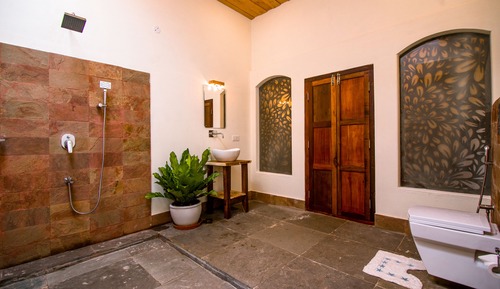 Habitación Deluxe doble, 1 cama de matrimonio grande, vistas a la piscina