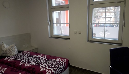 Habitación junior, vistas al patio (room 4 Orchide)