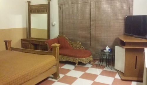 Habitación familiar, varias camas, accesible para personas con discapacidad, vistas al patio