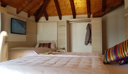 Habitación familiar, balcón, vistas al lago