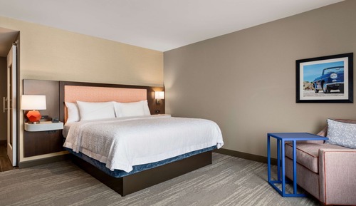 Habitación, 1 cama de matrimonio grande, frigorífico y microondas