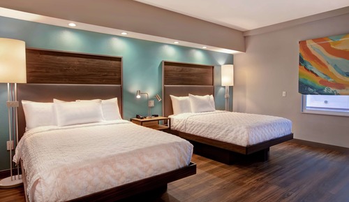 Habitación, 2 camas de matrimonio, accesible para personas con discapacidad (Hearing)