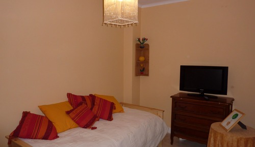 Habitación (Orange)