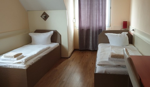 Habitación con 2 camas individuales