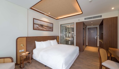Habitación Deluxe, 1 cama de matrimonio grande, balcón, vistas a la piscina