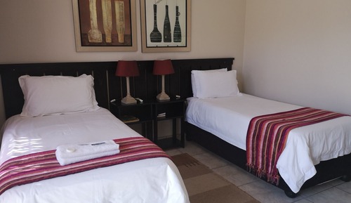 Habitación de lujo con 1 cama doble o 2 individuales
