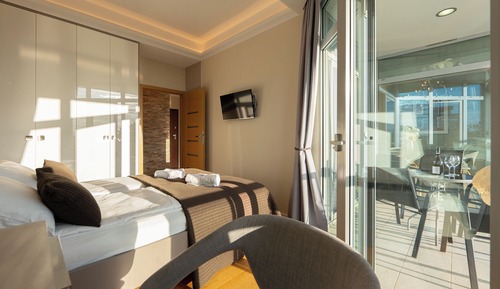 Apartamento Deluxe, vistas parciales al mar (III)