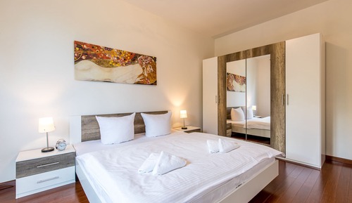 Apartamento, 2 habitaciones, balcón