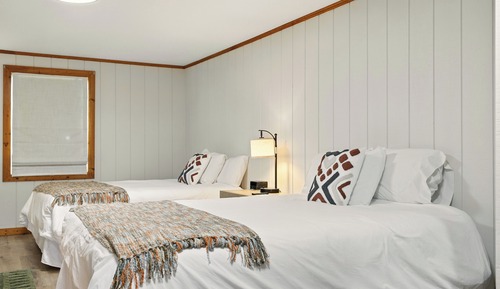 Habitación básica, 2 camas de matrimonio, no fumadores