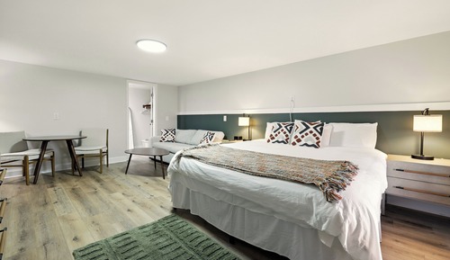 Habitación básica, 1 cama de matrimonio grande con sofá cama