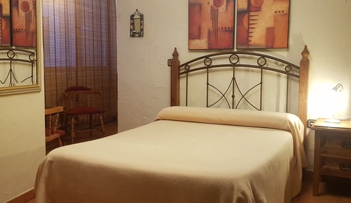 Habitación estándar con 1 cama doble o 2 individuales