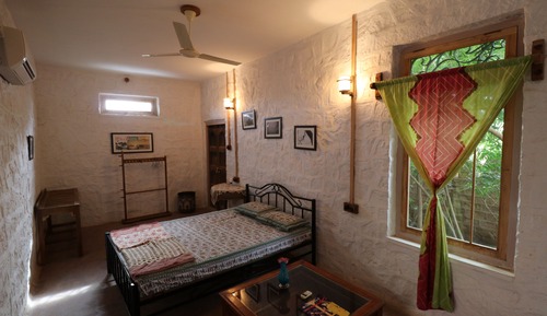 Courtyard View Room