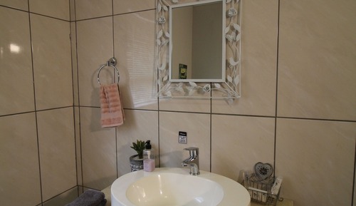 Habitación Confort doble (Bath/Shower)