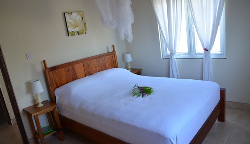 Villa familiar, 2 camas de matrimonio, no fumadores, vistas al mar