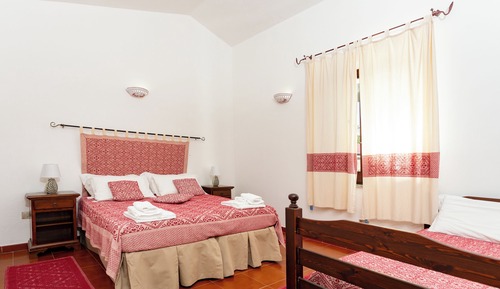 Habitación triple clásica, 1 habitación, vistas al jardín