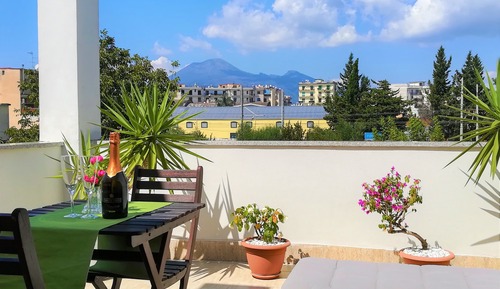 Habitación panorámica con 1 cama doble o 2 individuales, vistas a la montaña (Vesuvio)