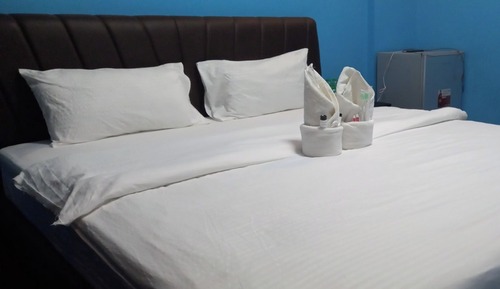 Semi Deluxe Room
